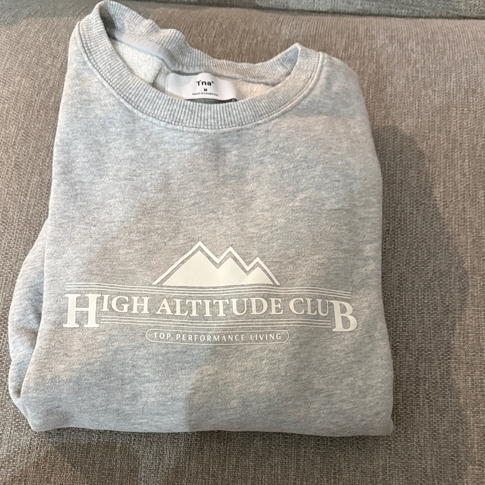 Aritzia grey crew neck - Picture 2 of 3